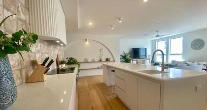 Villa Amalfi - 3 Bedroom, 4 bathroom and 2 living areas
