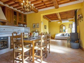 Dining - Cosy apartment for 4 people with pool, A/C, WIFI, balcony and pets allowed (Fucecchio)