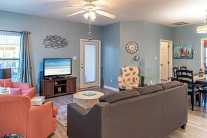 ハウス 3 ベッドルーム 喫煙可 バルコニー | リビングルーム