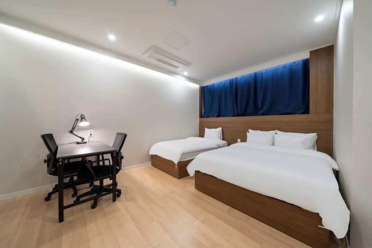 1 chambre, literie de qualité supérieure, couette en duvet d'oie