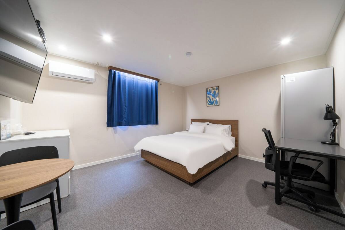 Chambre Deluxe double | Literie de qualité, couette en duvet, articles de minibar gratuits