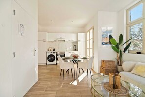 Comfort appartement, balkon, uitzicht op de stad | Woonruimte