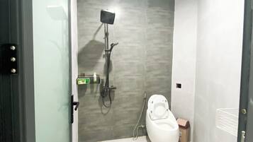 Hårtørrer, håndklæder, Sæbe, Toiletpapir