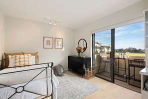 2 Schlafzimmer, Schreibtisch, Bügeleisen/Bügelbrett, kostenloses WLAN