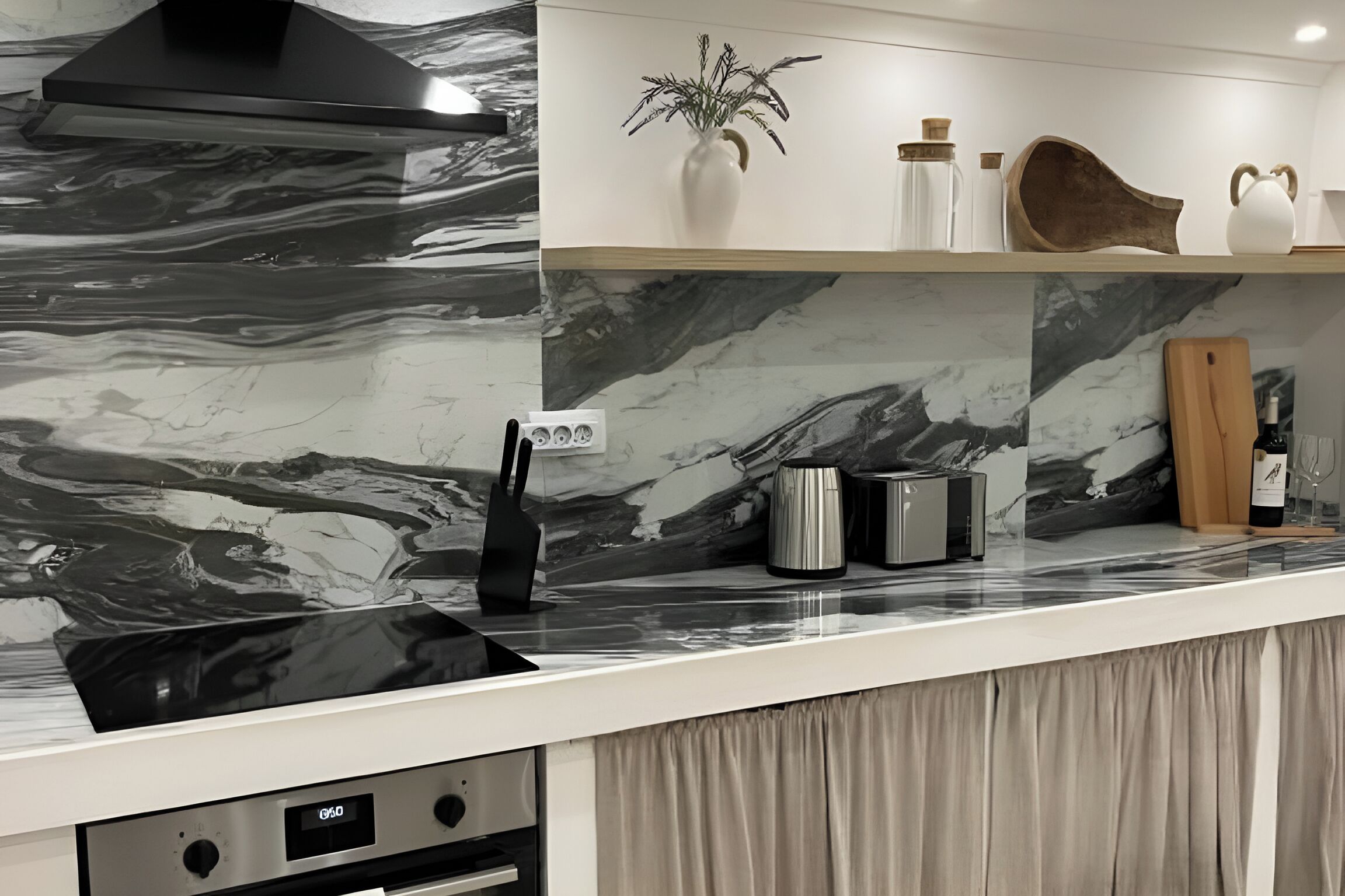 House | Private kitchen | Fridge, microwave, oven, stovetop