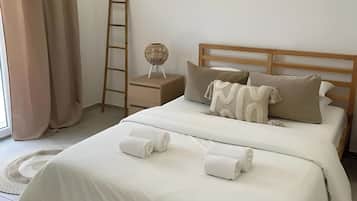 House | 3 bedrooms, iron/ironing board, free WiFi, bed sheets