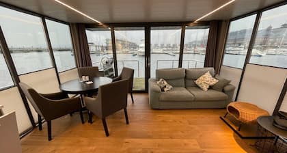 Hausboot Fjord Moby Dick mit Dachterrasse in Flensburg
