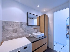 Towels, toilet paper