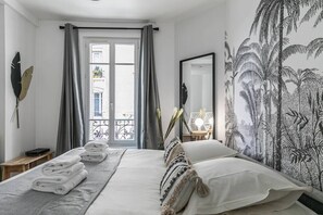 2 habitaciones, tabla de planchar con plancha, wifi y ropa de cama 