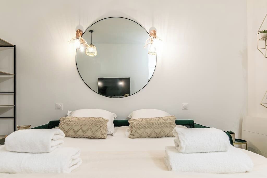 مكواة/لوح كي وواي فاي وملاءات أسرّة