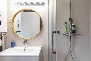 Hair dryer - Splendide Appart 3P - Montreuil4 (Montreuil)