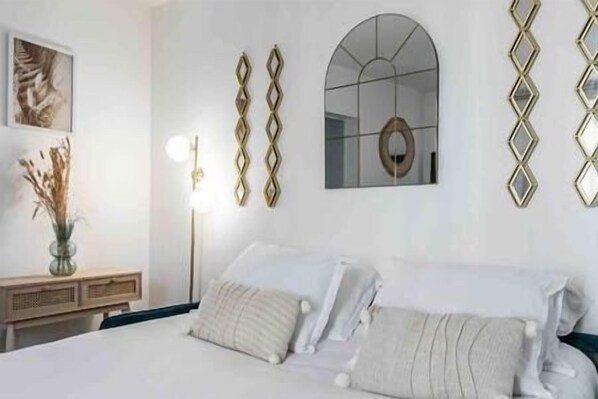 1 camera, ferro/asse da stiro, Wi-Fi, lenzuola