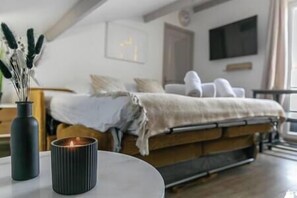 1 bedroom, iron/ironing board, WiFi