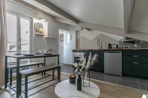 Fridge, microwave, oven, stovetop