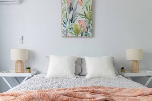 2 bedrooms, iron/ironing board, free WiFi, bed sheets