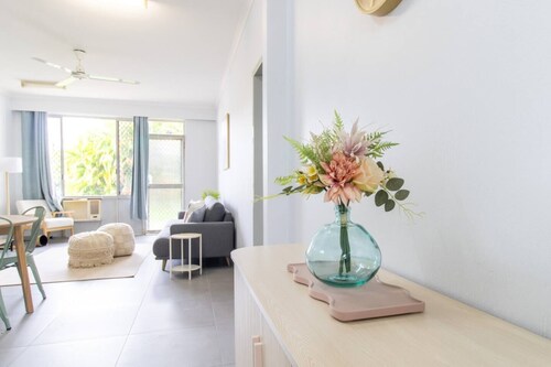 Serenity on Smith | 2 bedroom apartment by Tropical BNB