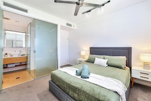 2 bedrooms, desk, iron/ironing board, travel cot