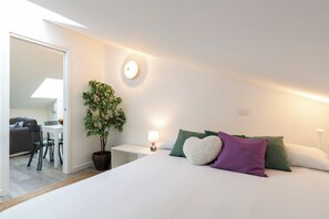Deluxe Condo | Desk, laptop workspace, iron/ironing board, free WiFi - notaMi - Bright Attic M4 - 2 Bedrooms (Milan)