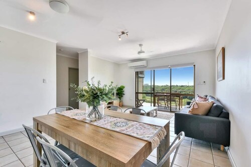 Gorgeous Golf Course views from top floor