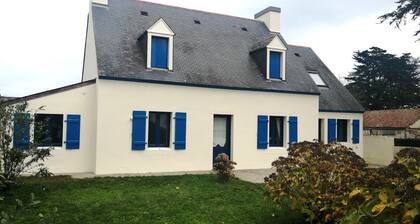 Spacious family home in Groix with garden