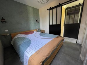 1 bedroom, free WiFi, bed sheets