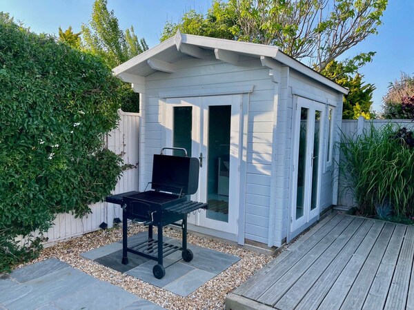 Charming Seaside Cottage - 5-min Walk To Beach - Bracklesham Bay