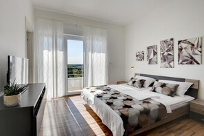 5 Schlafzimmer, Bügeleisen/Bügelbrett, WLAN, Bettwäsche