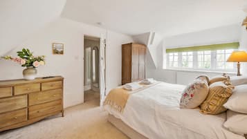 2 makuuhuonetta, silitysrauta/-lauta, ilmainen Wi-Fi, vuodevaatteet