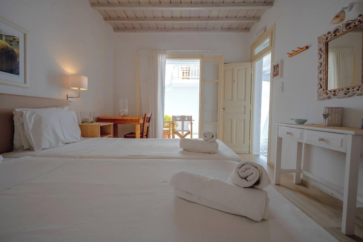 Hypo-allergenic bedding available, soundproofing