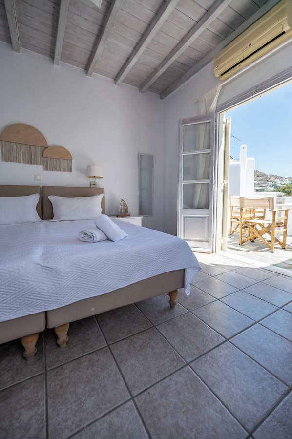 Triple Room, Balcony, Hill View | Hypo-allergenic bedding, soundproofing, iron/ironing board, free WiFi