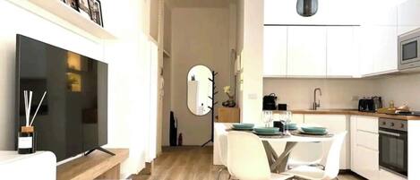 Micro-ondes, four, plaque de cuisson, lave-vaisselle