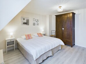 3 bedrooms, iron/ironing board, free WiFi