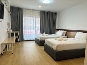 Twin Room, Balcony | Desk, free WiFi, bed sheets - M3 Bangkok Bake & Bed (Bangkok)