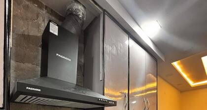 Charming bed & breakfast in perfect New Delhi with WiFi, AC