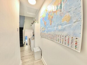 Standard trippelrum | Arbetsyta för laptop, gratis wi-fi och sängkläder