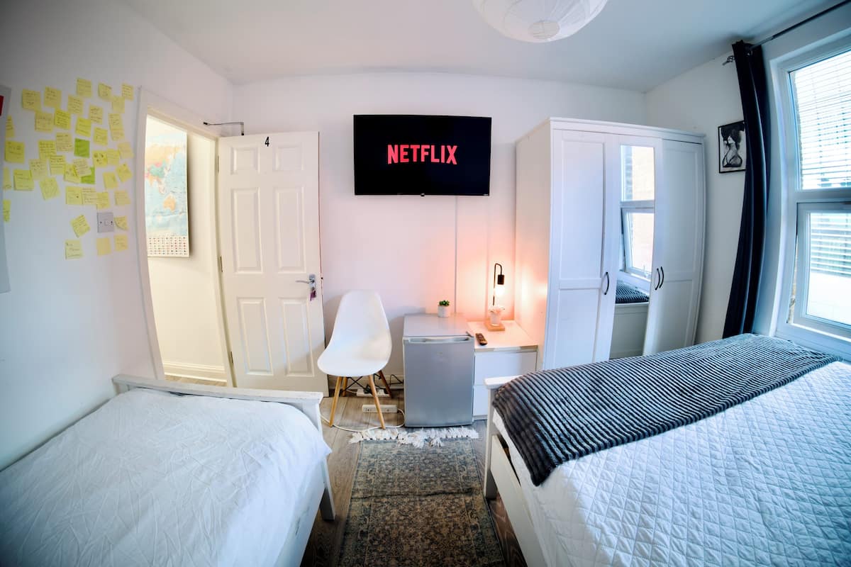Laptop workspace, free WiFi, bed sheets