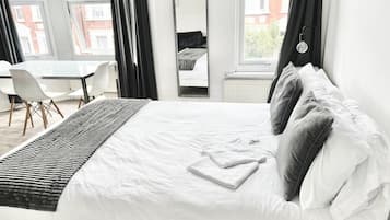 1 bedroom, laptop workspace, free WiFi, bed sheets