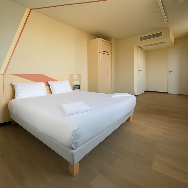 Standard Room, Multiple Beds, Accessible