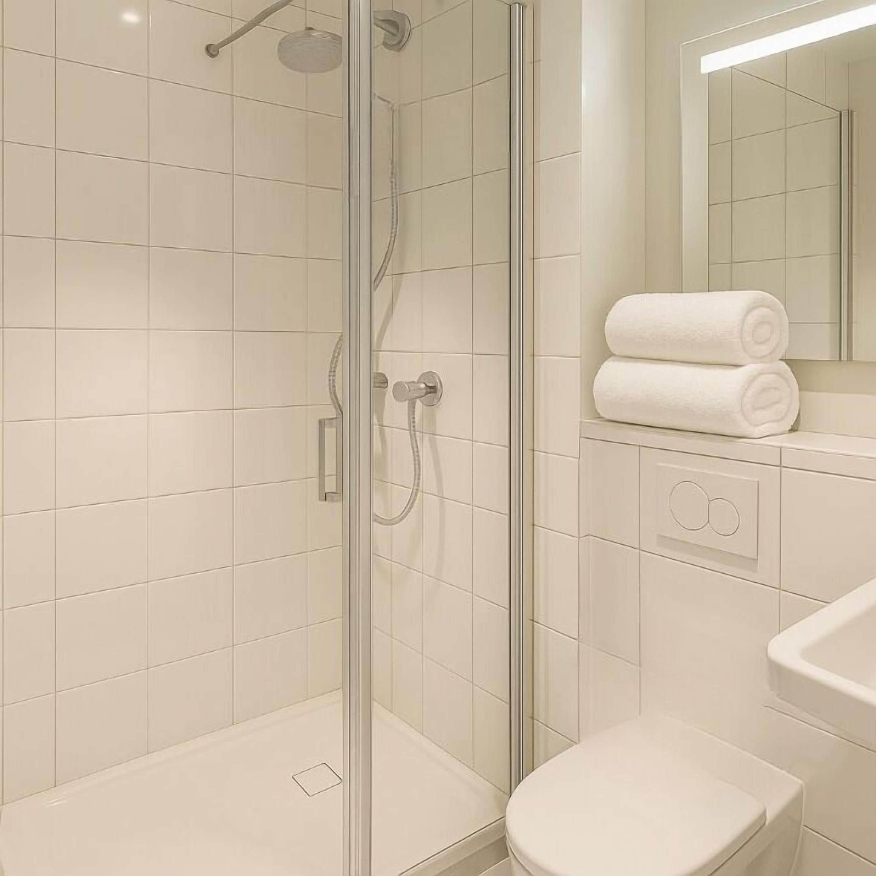 Badkamer met douche