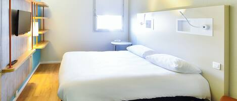 Laptop workspace, soundproofing, free cribs/infant beds, free WiFi