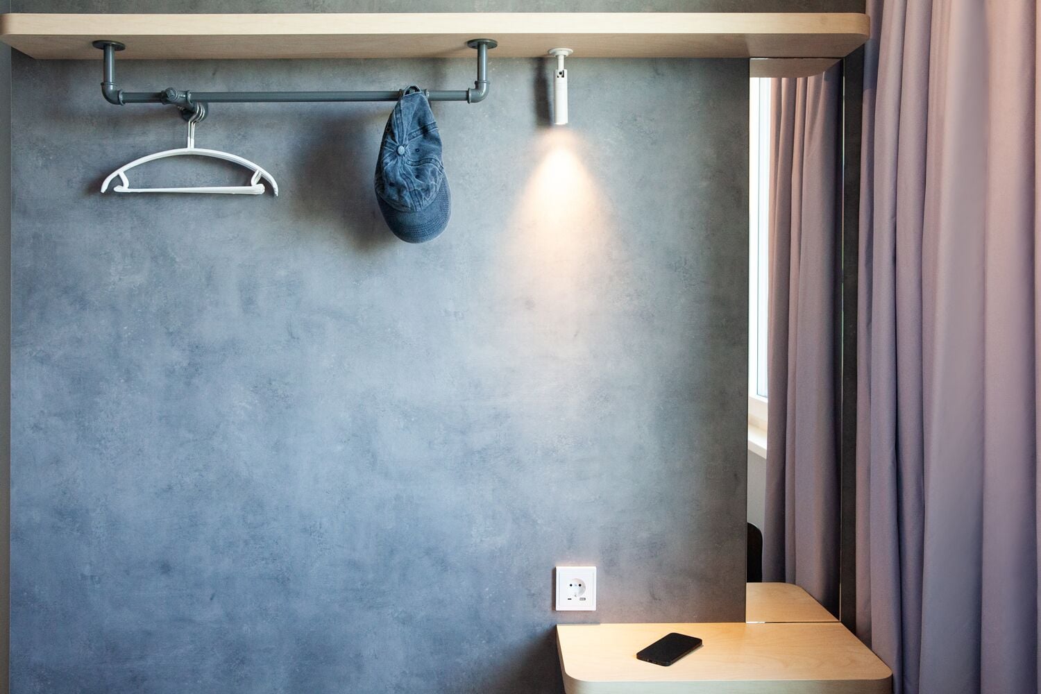 Verdunkelungsvorhänge, schallisolierte Zimmer, kostenloses WLAN