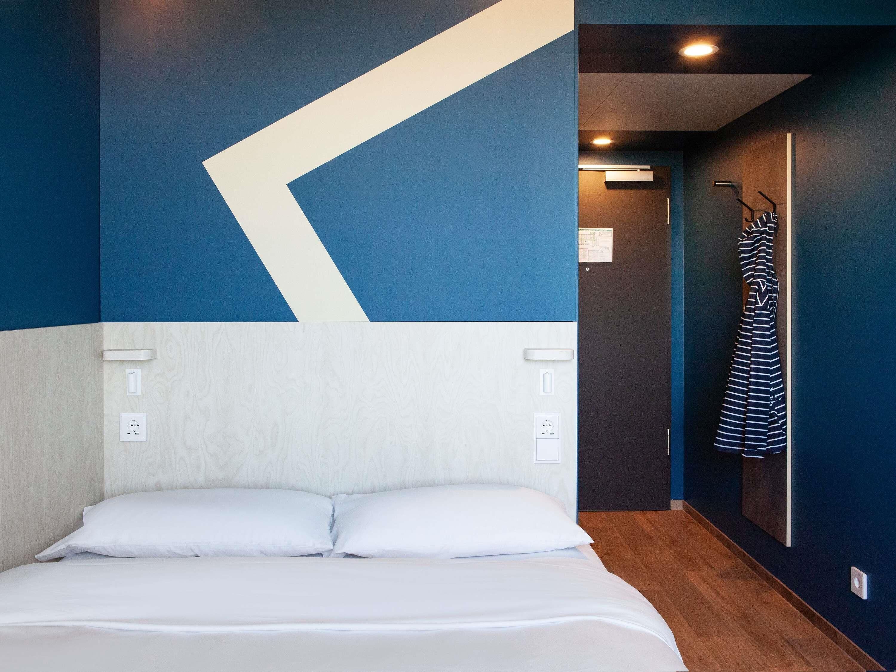Cortinas blackout, sistema de insonorización y wifi gratis 