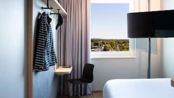 Habitación estándar, 1 cama doble | Cortinas opacas, sistema de insonorización, wifi gratis y ropa de cama
