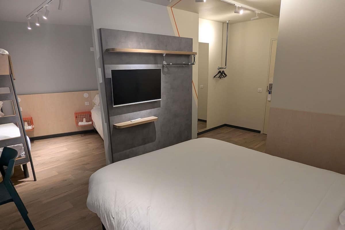Family Room, Multiple Beds, Accessible