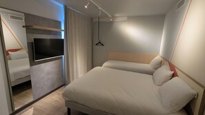 Trippelrum - flera sängar - tillgänglighetsanpassat (Smart)