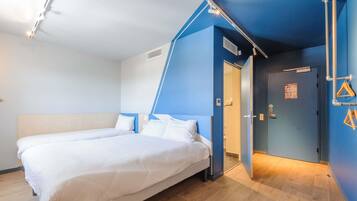Triple Room, Multiple Beds, Accessible (Smart)