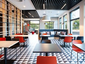 Frokostbuffé hver dag (EUR 18 per person)