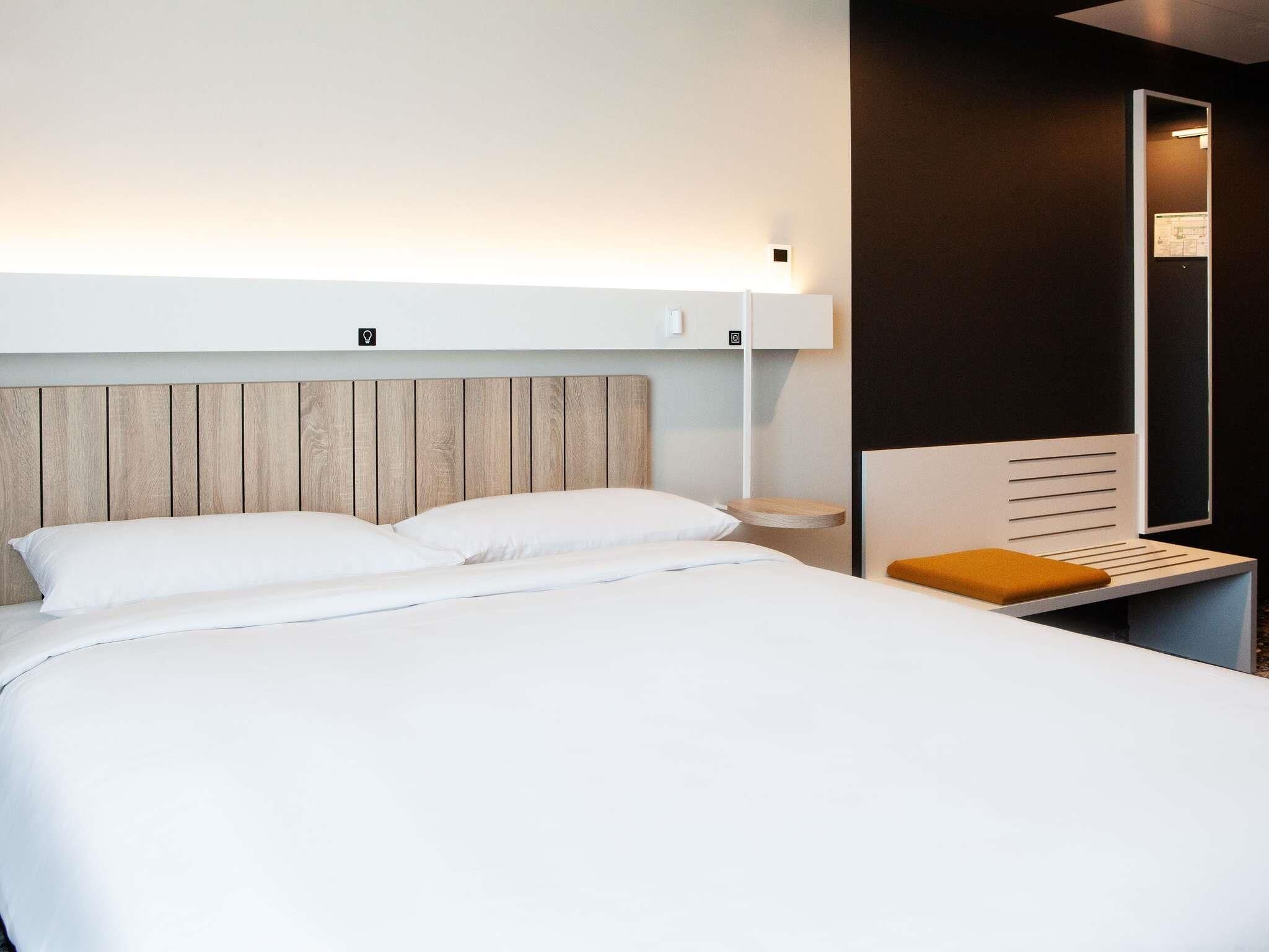 Standard-huone, 1 keskisuuri parisänky | Pimennysverhot, äänieristys, ilmainen Wi-Fi, vuodevaatteet