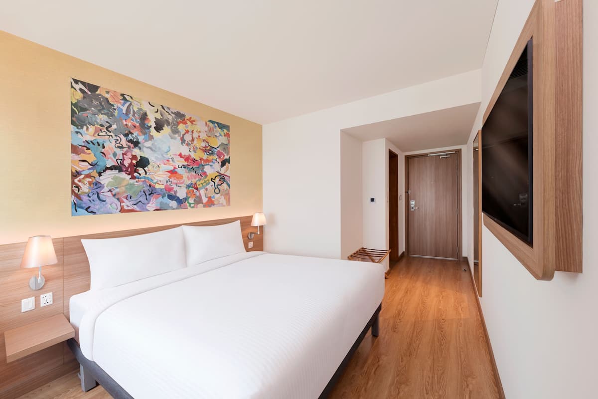 Premium bedding, down duvets, pillow-top beds, minibar