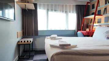 Chambre Standard, 1 lit double | Fer et planche Ă repasser